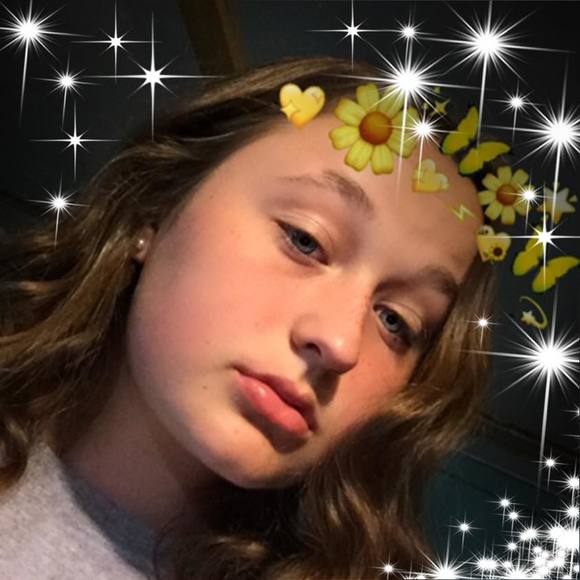 Meet your Posher, Stephanie - Picture 1 of 2